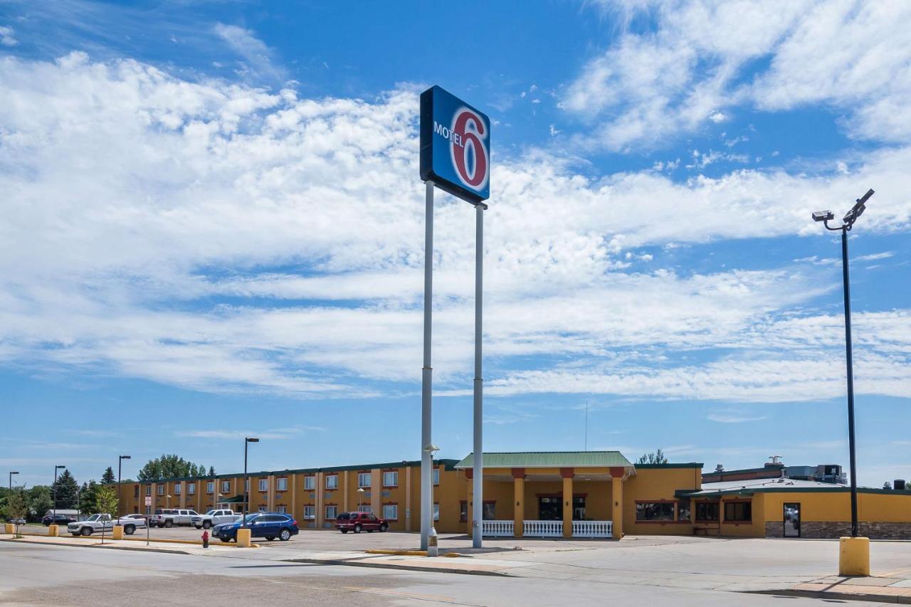 Badlands Inn & Suites Dickinson Exterior foto